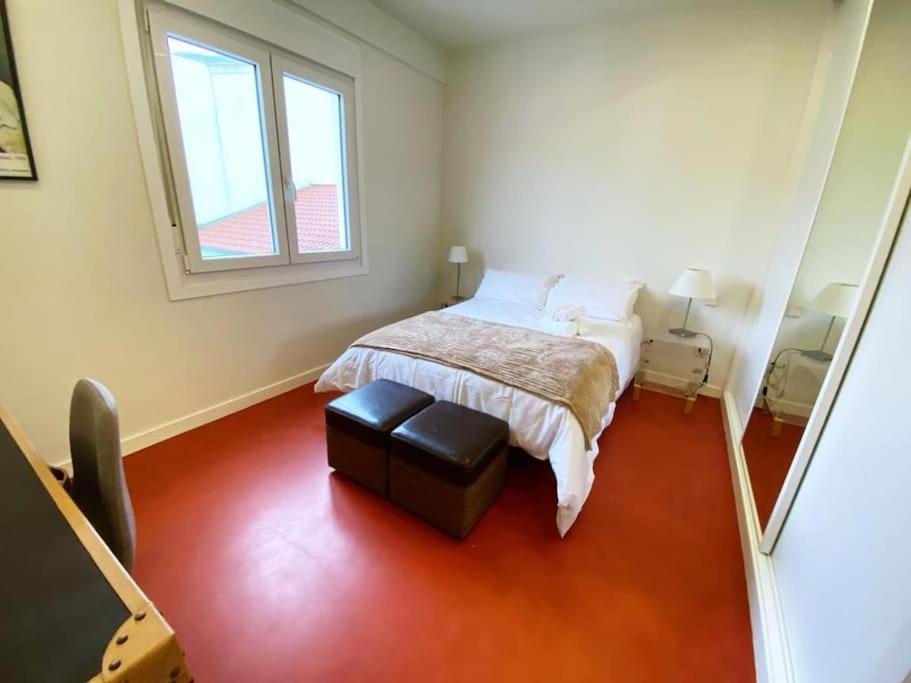 Piso Centrico Con Terraza Amplia Y Garaje Appartamento