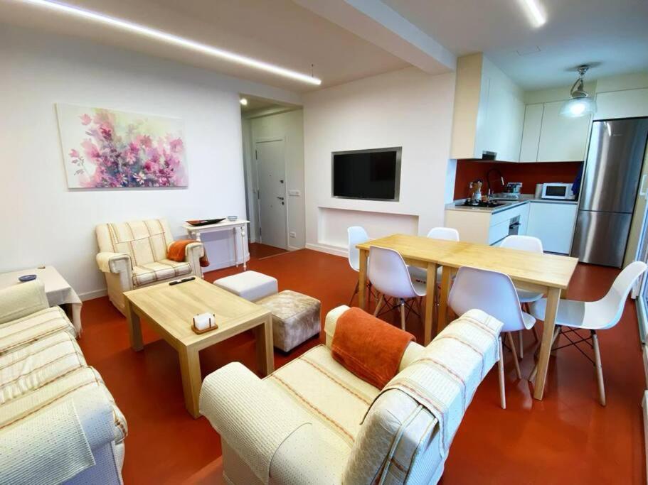Appartamento Piso Centrico Con Terraza Amplia Y Garaje Vigo